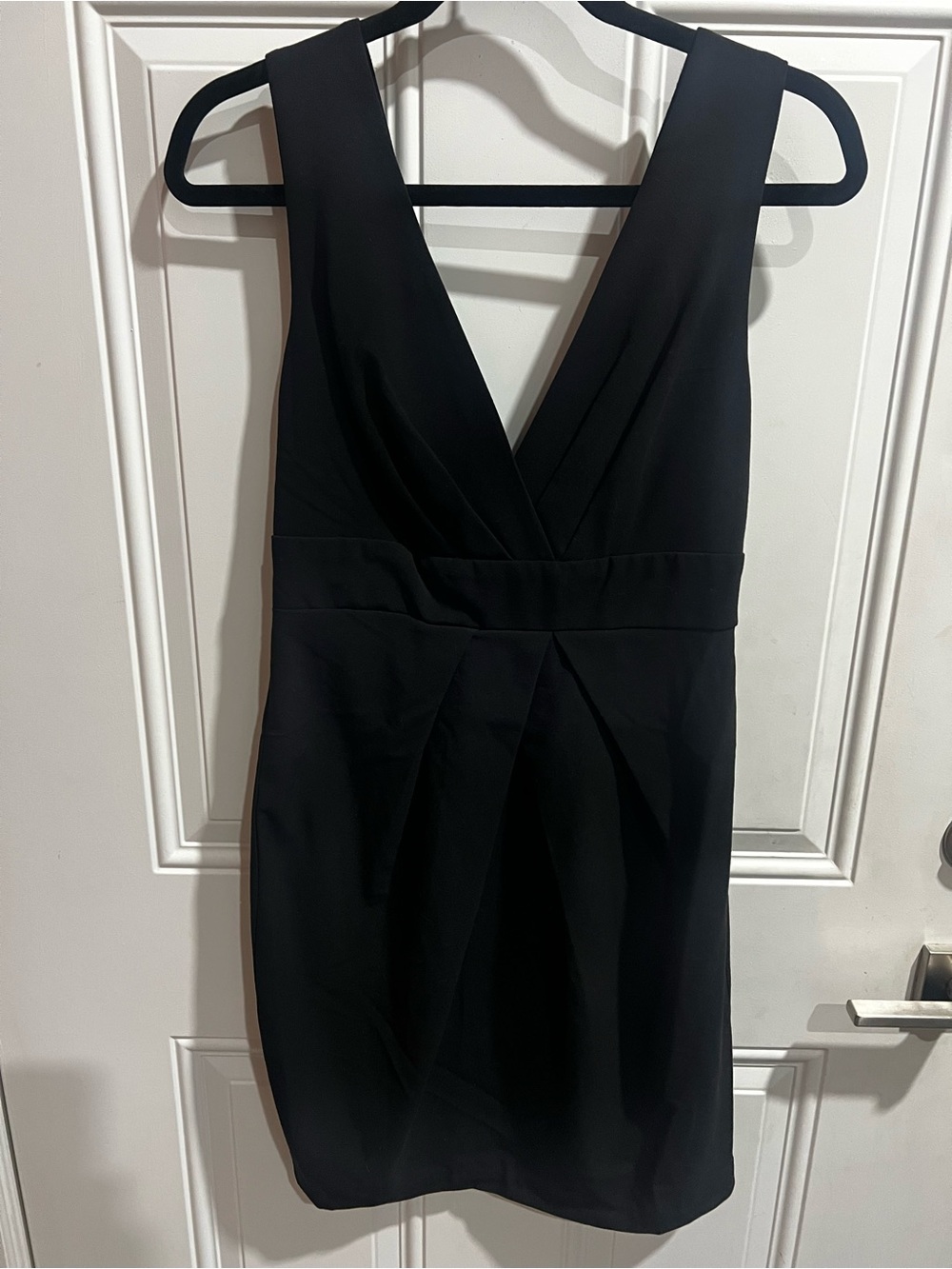 Forever 21 Black Sleeveless V-Neck Pleated Mini Dress